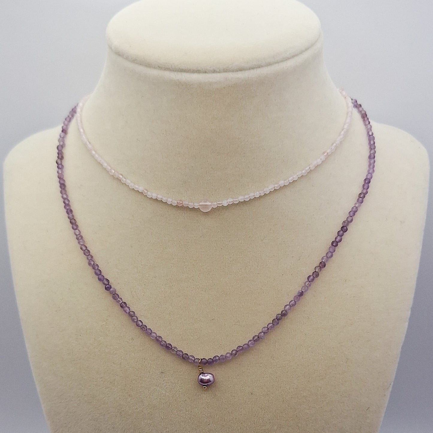 Dot necklace