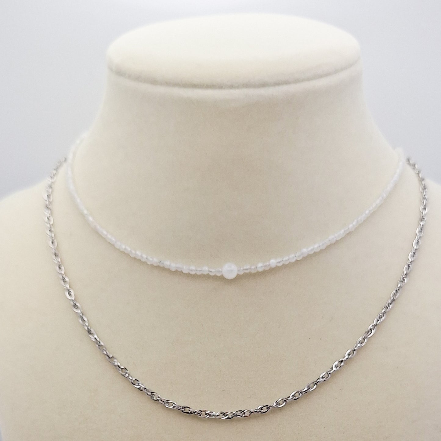 Dot necklace