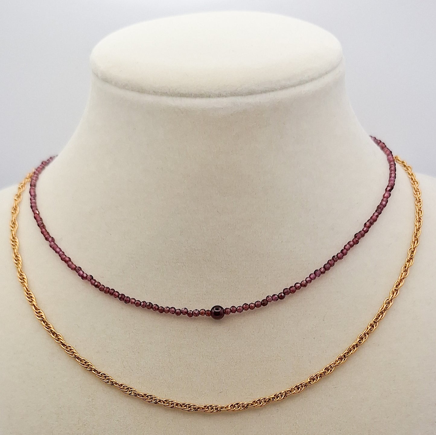 Dot necklace